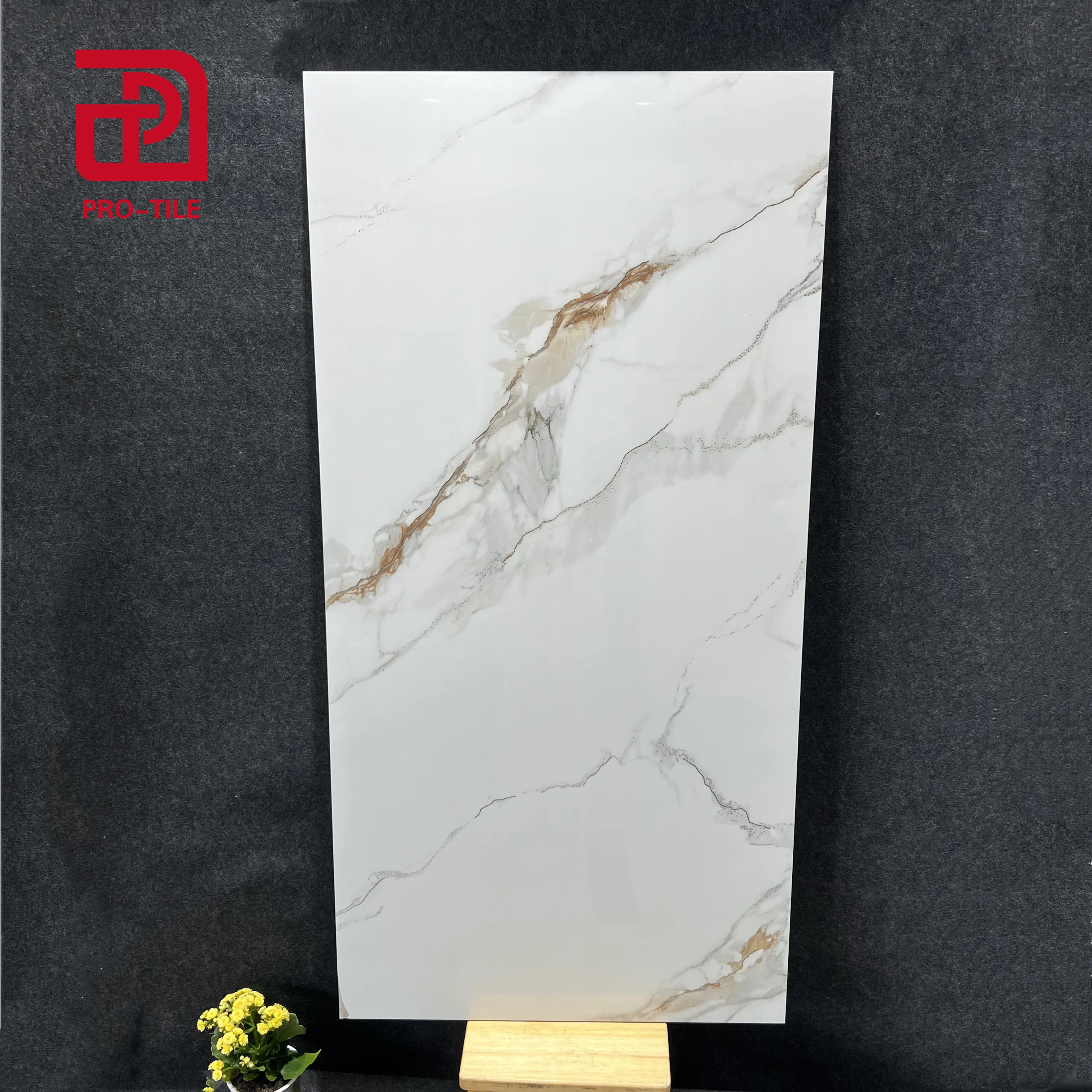 600*1200mm bianco carrara bianco con venature dorate per piastrelle in gres porcellanato da soggiorno