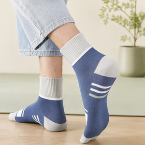 Vente en gros de chaussettes <span class=keywords><strong>pour</strong></span> hommes en <span class=keywords><strong>coton</strong></span> <span class=keywords><strong>100</strong></span>% avec logo personnalisé, anti-odeur, respirantes, sport, décontractées, lot de 6, OEM - Product Image 3