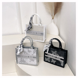 Sac fourre-tout tendance Ly Niche pour femme, grande capacité, broderie, fermeture éclair, doublure en polyester, style de créateur de luxe - Product Image 4