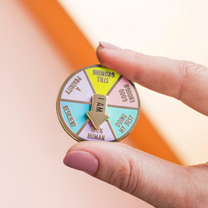 Vendita all'ingrosso Custom Decision Maker in metallo SPINNING smalto Pin con logo personalizzato - Product Image 2