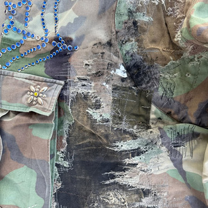 Shorts <span class=keywords><strong>en</strong></span> <span class=keywords><strong>jean</strong></span> cargo déchirés camouflage personnalisés, design <span class=keywords><strong>troué</strong></span> et bords effilochés avec rivets décoratifs, style streetwear américain - Product Image 6