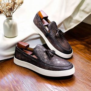 Ultime <span class=keywords><strong>Scarpe</strong></span> Casual da <span class=keywords><strong>Uomo</strong></span> in Vera Pelle Stile Retrò con Nappe, Squisito Design Goffrato, Slip-on con Suola Piatta - Product Image 3