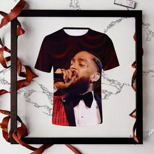 Camiseta de Manga Corta para Hombre con Estampado de Nipsey Hussle, Cuello Redondo, Corte Regular Informal, 100% Poliéster, Impresión por Sublimación - Product Image 2