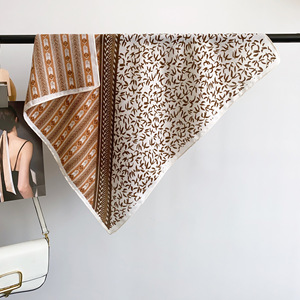 轻质印花方形包裹柔软透气方形围巾棉麻手感涤纶围巾复古围巾68 * 68厘米ODM/来样定做 - Product Image 6