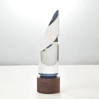 Prix bas Transparent verre cristal trophées cylindre pente cristal verre prix avec socle en bois massif