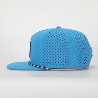 Gorra Personalizada BSCI con Logotipo Personalizado, 5 Paneles Planos, Cierre a Presión, Perforaciones Cortadas con Láser, Gorras Deportivas Impermeables, Gorras Hip Hop con Cuerda