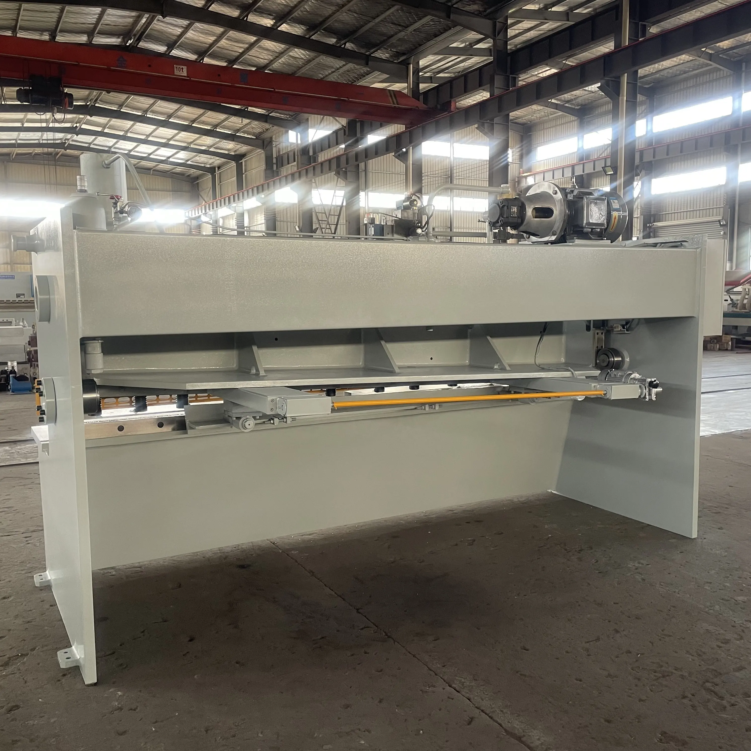 Mesin cukur guillotine 8*3200mm mesin pemotong baja tahan karat aluminium lembaran industri untuk gunting logam