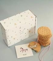 Boîte d'expédition en carton ondulé blanc avec logo imprimé personnalisé pour l'emballage de vêtements et de t-shirts