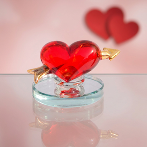 Figurine en verre en forme de cœur faite à la main avec flèche dorée, décoration d'amour pour la Saint-Valentin - Product Image 1