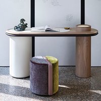 Table console moderne de luxe en bois massif de noyer avec plateau en cuir selle et lumière intégrée en onyx, table d'entrée sur mesure