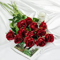 Langstieliger Künstlicher Seidenblumenstrauß Realistische Rosen Rote Blumen für Heim Hochzeit Weihnachten & Neujahrsparty Dekoration
