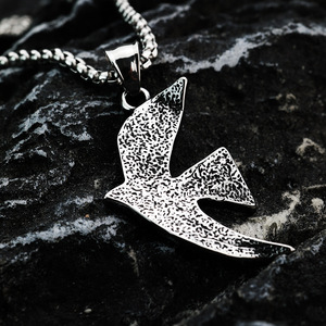 Colgante de paloma de la paz de acero inoxidable, collar minimalista para hombres y mujeres, regalo, joyería, accesorio de moda - Product Image 1