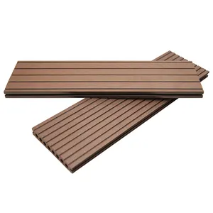 Sécurité Nettoyage facile Planche de terrasse en bois Extérieur WPC Liquidateurs de bois Decking composite