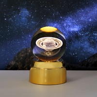 Lampe de nuit en cristal avec motif univers gravé au laser 3D à rotation automatique personnalisable