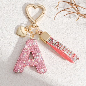Portachiavi all'ingrosso con ciondolo a forma di lettera A-Z, interamente tempestato di strass, scintillante e colorato, in pelle bianca con strass. - Product Image 6