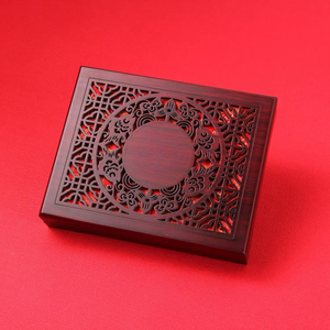 Scatola Regalo in <span class=keywords><strong>Legno</strong></span> Incisa Personalizzata per Certificati e Ricordi, Custodia Artigianale su Misura per Anniversari e Commemorazioni - Product Image 1