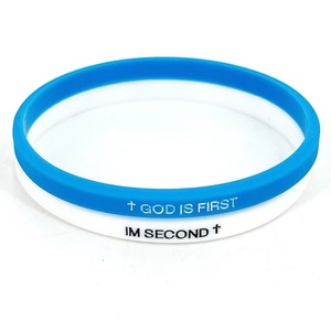 Braccialetto in Gomma Multicolore con Scritta 'God Is First', Marca Sportiva di Moda, Braccialetto in Silicone Colorato da 5mm - Product Image 2