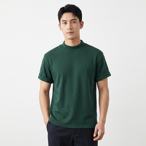 Camiseta de Manga Corta con Cuello Alto para Hombre, Verde Sólido, 100% Algodón, Tejido Transpirable, Corte Regular Informal - Product Image 1
