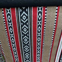 Échantillon gratuit de tissu de canapé arabe du fournisseur d'usine tricot Jacquard tapisserie d'ameublement 100% polyester uni