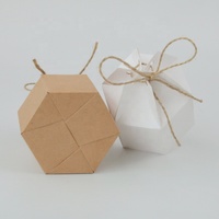Boîte à bonbons hexagone personnalisée, fournitures d'emballage cadeau, coffret Kraft pour fête, sac de petites boîtes à gâteaux écologiques, 50 pièces
