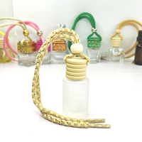 Bouteille tubulaire mate personnalisée en verre dépoli transparent avec bouchon à vis pour diffuseur de parfum de voiture
