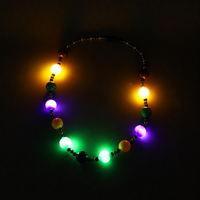 Collier de Noël en gros avec 7 LED, flocon de neige, ampoule, charme canne à sucre, lumineux dans le noir, pour fête de Noël, 3 styles