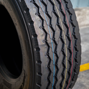 Neumático Radial para Camión de Servicio Pesado HK806 HAWKWAY 385/65R22.5, Apto para Camiones y Autobuses de Servicio Pesado HK806-385/65R22.5 - Product Image 3