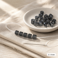 Perles tubulaires en verre métallisé 2x6mm en vrac avec trou pour Petersham Galloon Epaulette Rouleau Gusset Welt Flange and Vent
