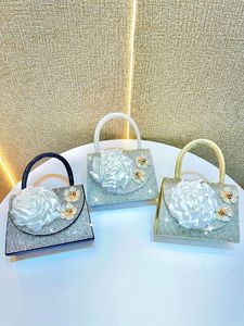 Nuevo Bolso de Noche de Poliéster con Diseño Floral Cuadrado, Estilo Celebridad Transfronterizo, Bolso de Mano y Bandolera Tanjing - Product Image 4