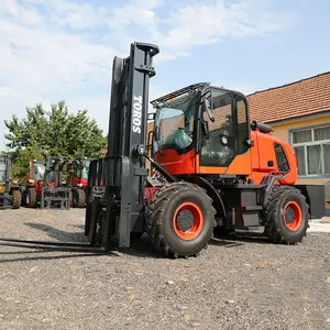 Chariot élévateur d'entrepôt à chargement automatique Chariot élévateur portatif tout-terrain Gerbeur d'usine Vente directe Chariots élévateurs tout-terrain à 4 roues