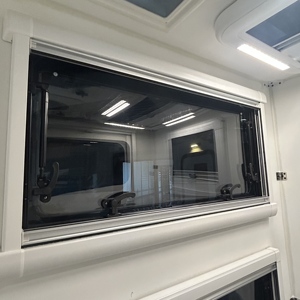 Ventana Corredera de Aluminio con Certificación Emark, Doble Vidrio Acrílico con Mosquitera Enrollable para Autocaravana, 500*350mm - Product Image 4