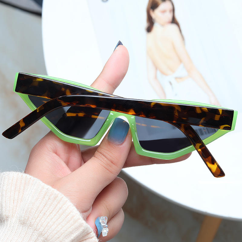 Gafas de sol triangulares a la moda para mujer, anteojos de sol