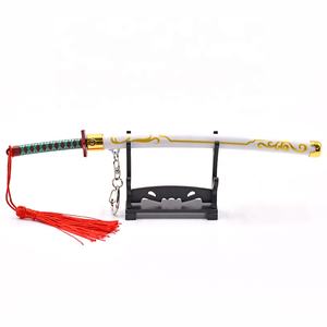 日本の古典アニメ「鬼滅の刃」キャラクター「虫柱」限定ミニ刀メタルアート＆クラフトソードキーホルダー - Product Image 2