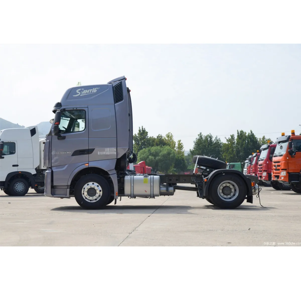 شاحنة جرار للخدمة الشاقة 430HP 4X2 6 أنواع عجلات للبيع بسعر جيد مستعملة من Sinotruk مصنوعة في الصين