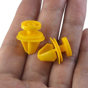 Clips de <span class=keywords><strong>fixation</strong></span> pour <span class=keywords><strong>tapis</strong></span> de <span class=keywords><strong>voiture</strong></span> D111, clips en plastique pour pièces automobiles, attaches automobiles, clips en forme de sapin, rivets pour pare-chocs - Product Image 4
