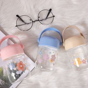 ขวดน้ำแก้วพกพาแบบคลาสสิกไล่สี ปลอดสาร BPA พร้อมฝาปิด ดีไซน์ทันสมัยสำหรับผู้ใหญ่ เหมาะสำหรับการเดินป่าและกิจกรรมกลางแจ้ง - Product Image 4