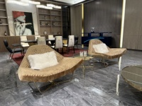 Chaise longue italienne moderne à dossier haut en bois pour une place Chaise longue en cuir véritable pour le salon