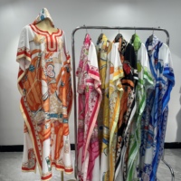 2026 Neue Mode Kaftan Robe Lässiger V-Ausschnitt Täglicher Boubou Afrikanischer Sommer Bedruckter Damen-Streifenrock Locker Sitzend Polyester Knitterfrei