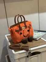 Sacs à main en peluche pour femmes, design personnalisé, vente en gros d'usine OEM, porte-monnaie d'hiver moelleux à visage souriant