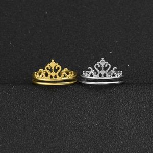 Exquisite Popular Design Double Layered Crown Ring Light Luxury Vintage Style Women's Stainless Steel Rings Fashionable Jewelry - Product Image 2