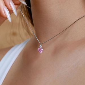 Collier pendentif en forme de cœur en zircone rose 5A de 1 carat, chaîne en argent S925, design polyvalent, bijoux fins, mode, simplicité, Dylam - Product Image 2