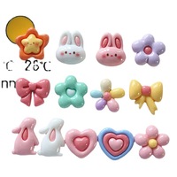 Breloques plates en résine en gros, motifs fleur, lapin, cœur, pour bijoux DIY, colle crème, épingles à cheveux, matériaux faits main pour chaussures, mode et fêtes