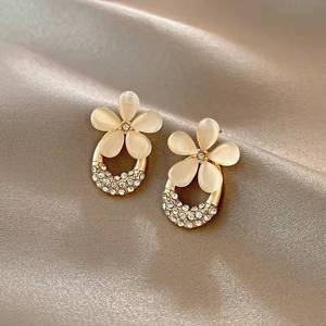 Silver Needle Cat's Eye Trendy <strong>Opal</strong> <strong>Stud</strong> <strong>Earrings</strong> Female Diamond Flower <strong>Earrings</strong> for Women NSJ-0004 - Product Image 5