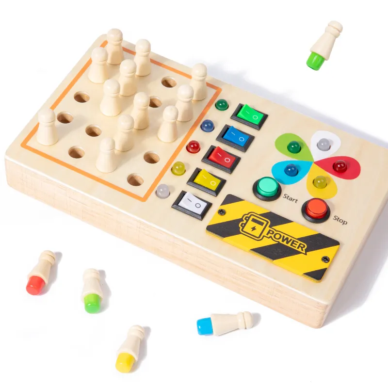 Jogo Educacional de Xadrez de Memória para Meninos e Meninas, Montessori Madeira Busy Board com 10 Luzes LED, Toddlers Activity Travel Toys