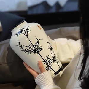 2024 New Handcrafted Lacquer Modern Table Vase Decorative Vase High Quality Wholesale Nice Price