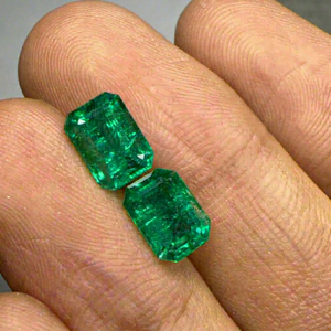 Paire assortie de pierres précieuses vertes en émeraude naturelle de 3,55 ct, taille octogonale, pierres précieuses lâches, pour boucles d'oreilles, bagues et bijoux, certifiées par un tiers - Product Image 1