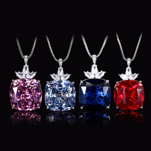 Collier pendentif classique en cuivre écologique anti-ternissement avec zircone cubique rouge carrée de 16 mm et pierres précieuses multicolores pour femme - Product Image 2