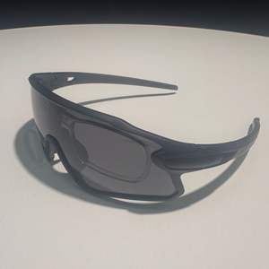 Gafas de Ciclismo KJ-1082P con Marco Negro, Lentes Polarizadas de PC, Protección UV400 para Hombres, Gafas Deportivas para Exteriores - Product Image 1