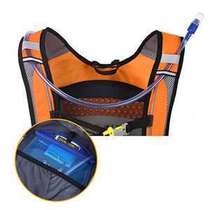 Sac <span class=keywords><strong>à</strong></span> dos personnalisé en polyester étanche 18L pour <span class=keywords><strong>la</strong></span> course en plein air, le cyclisme, le sport, le voyage, doublure en nylon <span class=keywords><strong>à</strong></span> <span class=keywords><strong>la</strong></span> mode, sac pour bicyclette - Product Image 3
