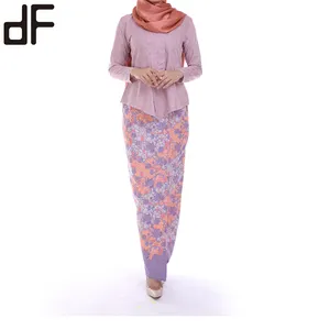 Desain baru baju muslim pakaian wanita setelan atasan warna solid dan rok cetak set kebaya desain modern baju kurung